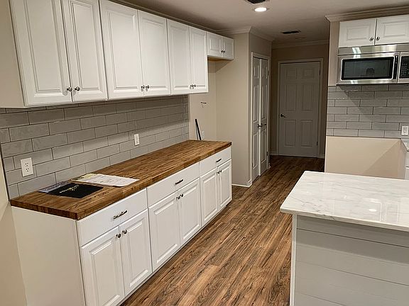 3rd image of 10097 Lakeshore Dr