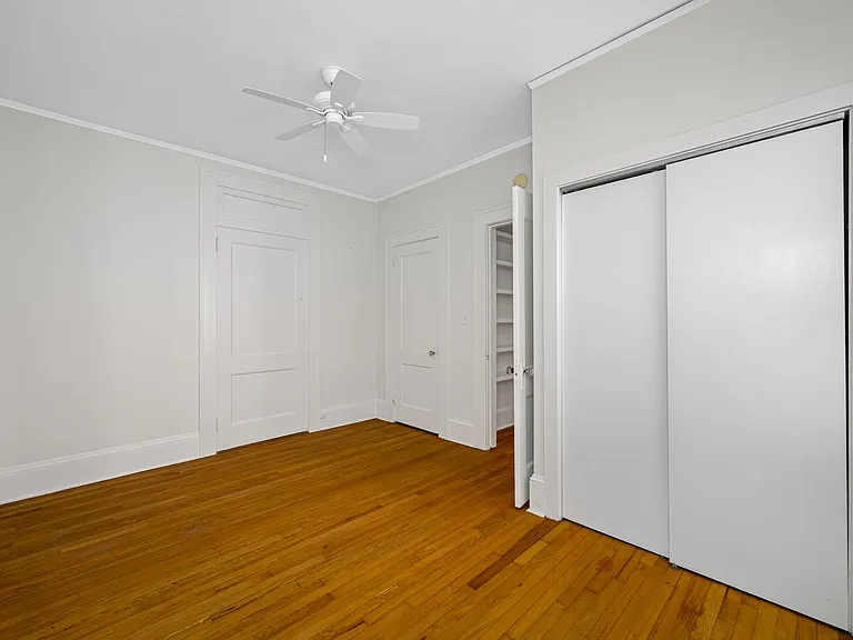 2115 W Hills Ave — Photo 27