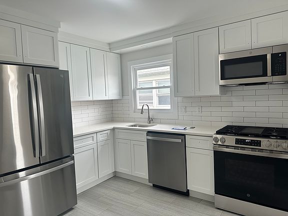 5th image of 316-318 Doyle St #2