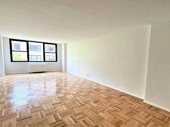 5th image of 333 E 49th St APT 4S