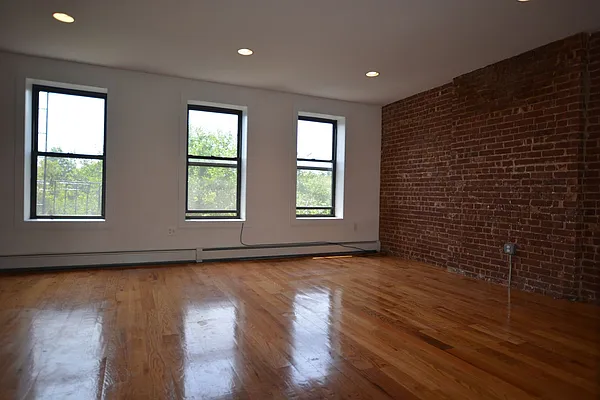 Rented by Makover Group Inc | media 2