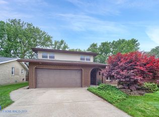 8520 Loveland Ln, Palos Hills, IL