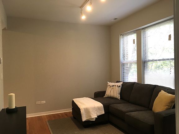 3rd image of 3503 W Leland Ave APT Gdn