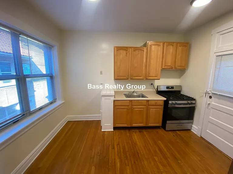 7761 N Sheridan Rd #1B — Photo 2