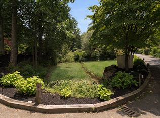 17 Adams Dr, Cresskill, NJ 07626