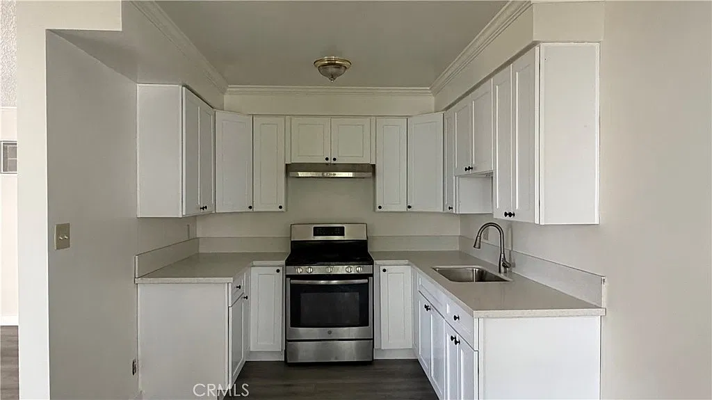 2 bed, 900 sqft, $2,500 — Photo 4