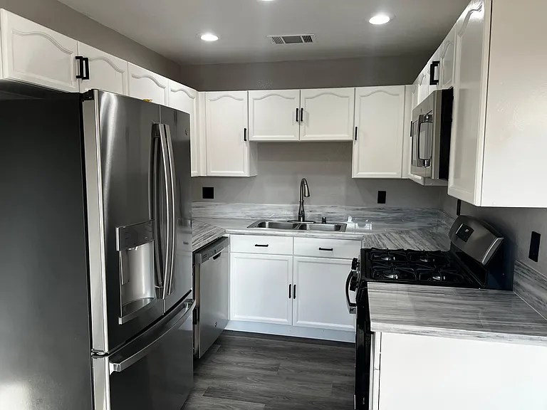 300 Amber Pine St #207 — Photo 20