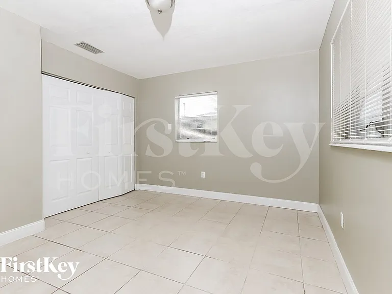 314 NW 49th Ave — Photo 9