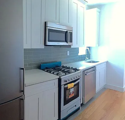 Rented by Uptown Flats LLC | media 18