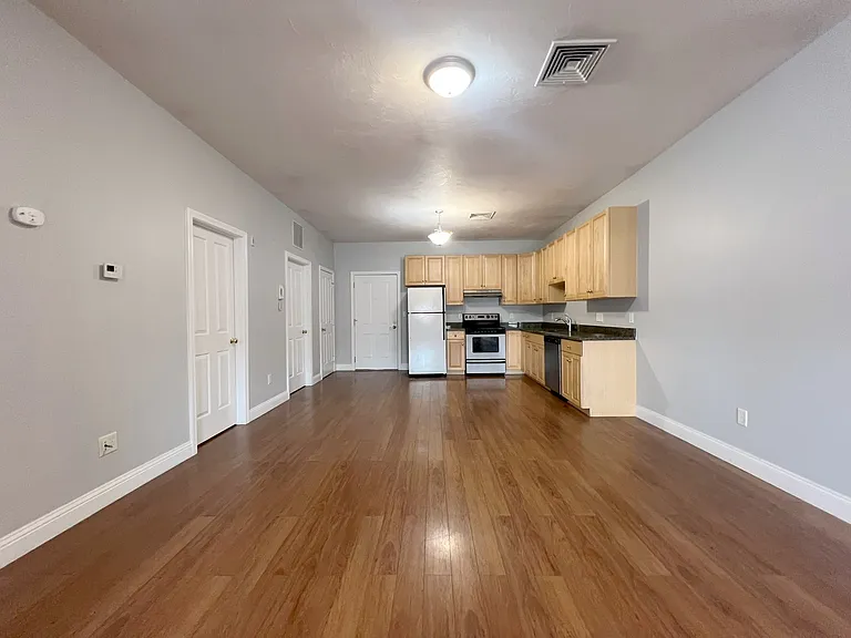 412 Washington St #210 — Photo 3