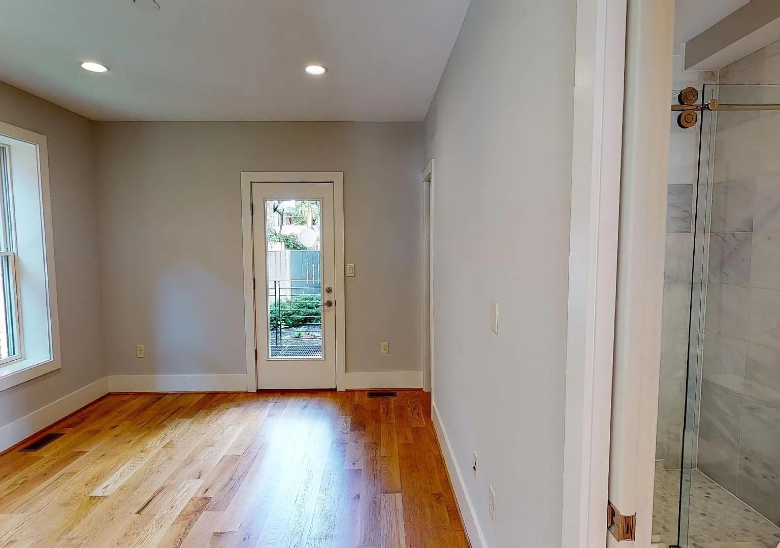 3 bed, 1499 sqft, $4,197 — Photo 4