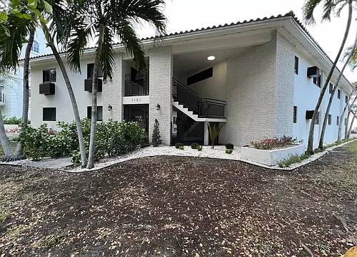 1101 Madruga Ave #9 Photo 1