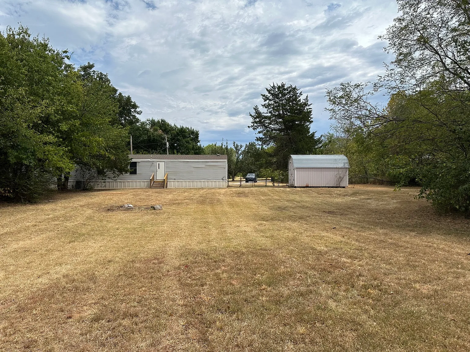 3 bed, 1216 sqft, $1,000 — Photo 2