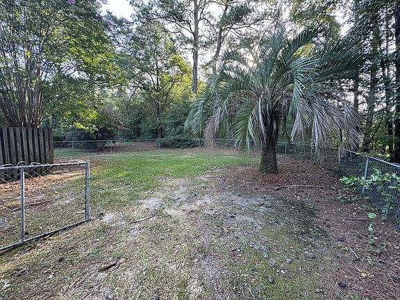 3rd image of 1516 E Siesta Dr Unit B