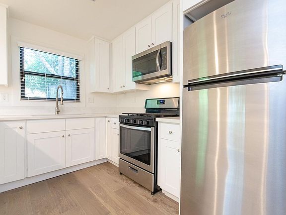 4th image of 2264 Duane St #8649528