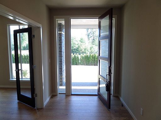 2nd image of 16528 SE 46th Ct