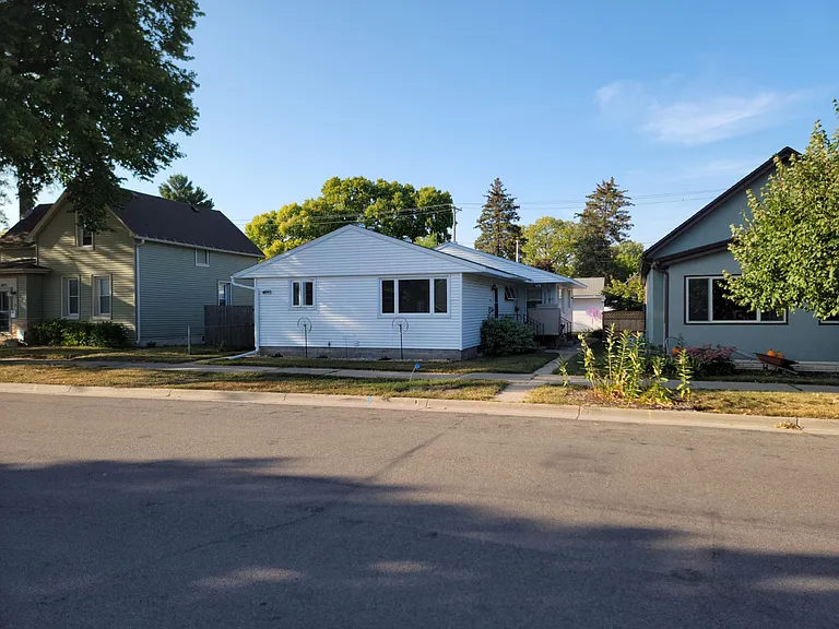1479 Redfield St — Photo 1