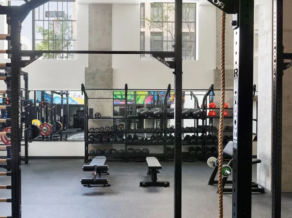 445 Gerard Avenue image 12 of 17