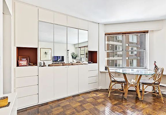 3rd image of 136 E 56th St APT 7K