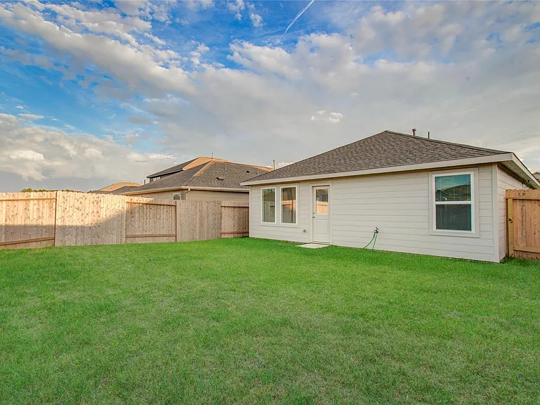25364 Carnation Ct — Photo 25