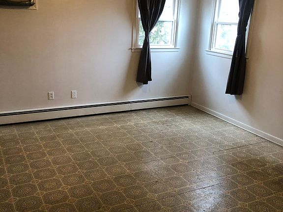5th image of 21 Lindsley Ave Floor 1