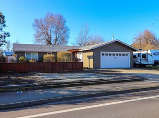2434 Roberts Rd, Medford, OR 97504