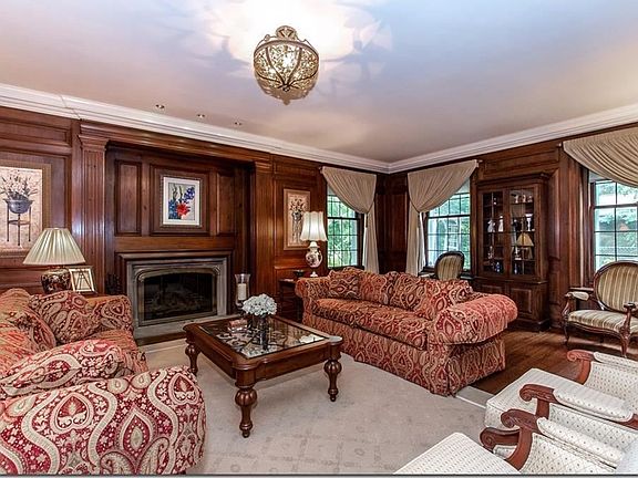5th image of 304 Corning Dr