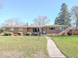262 Hurondale Dr, White Lake, MI