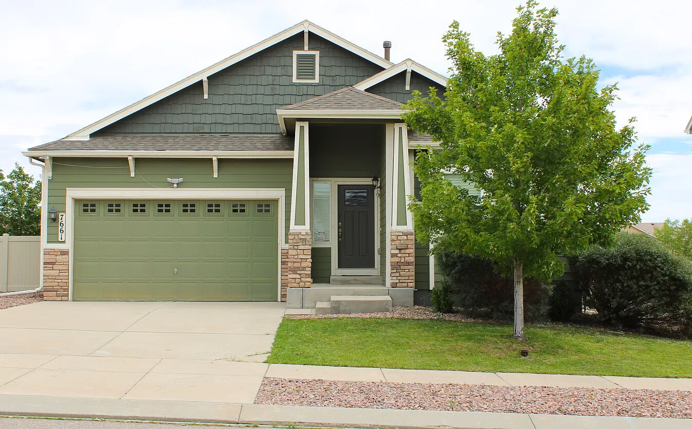 Beautiful Ranch Style Home Offering Private Bedrooms Near Hospitals — Photo 1