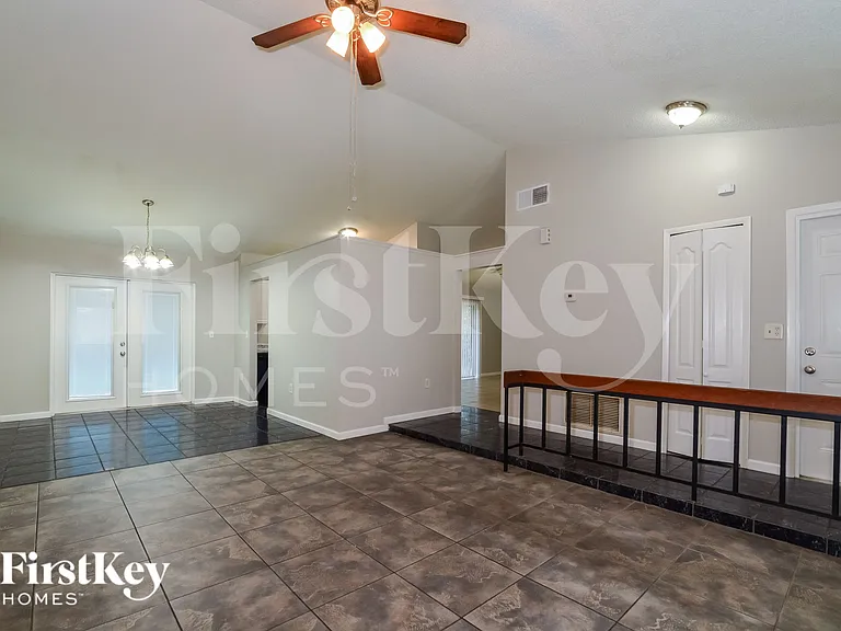 649 Nardello Dr — Photo 4