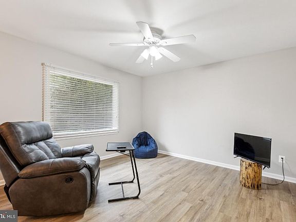 4th image of 12964 Amesbury St