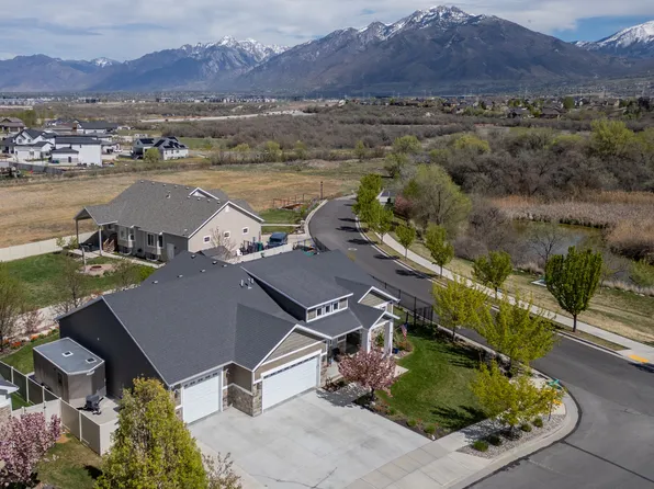 1332 W Salmon Caddis Dr, Bluffdale, UT 84065