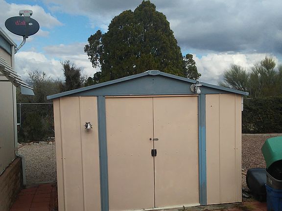 very nice shed with electric