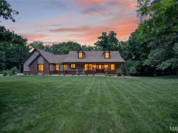 3879 Ridgefield Farms Dr, Defiance, MO 63341