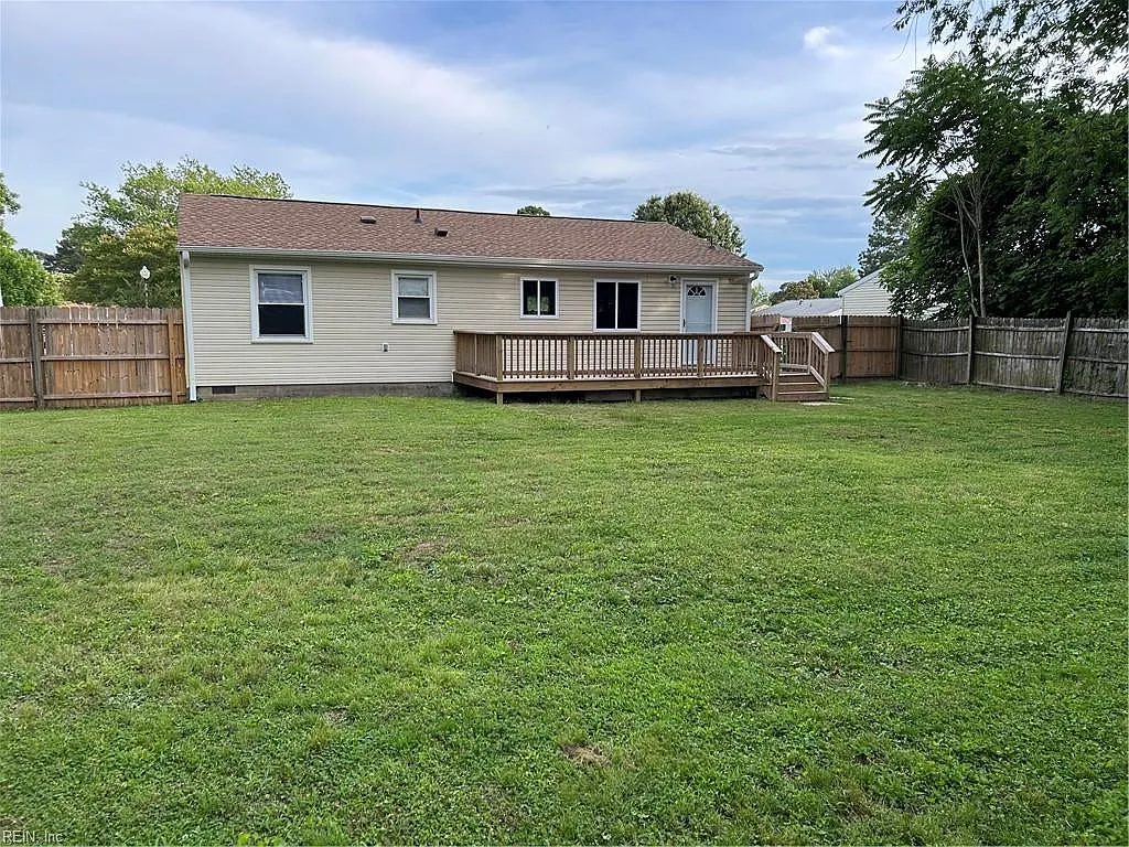 3 bed, 1.5 bath, 1191 sqft, $1,995 — Photo 2