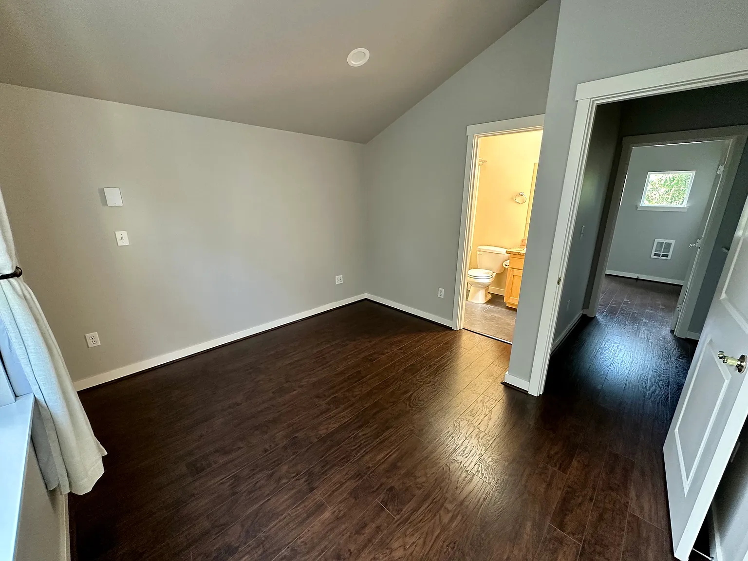 2 bed, 2.5 bath, 1080 sqft, $3,095 — Photo 4