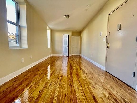 4th image of 196 Nepperhan Ave
