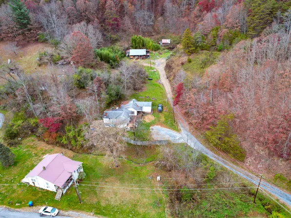 445 Poor Valley Rd, Saltville, VA 24370