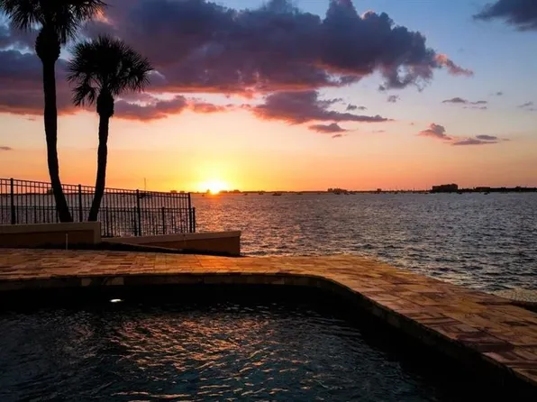 4201 45th St S, Saint Petersburg, FL 33711