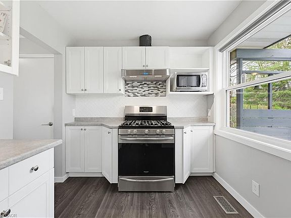 3rd image of 147 Churchill Dr