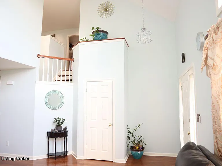 10129 Spring Gate Dr — Photo 4
