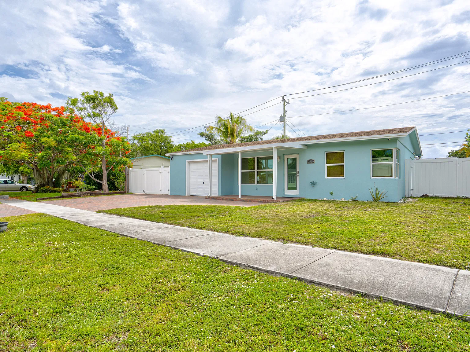 3 bed, 1205 sqft, $5,500 — Photo 2