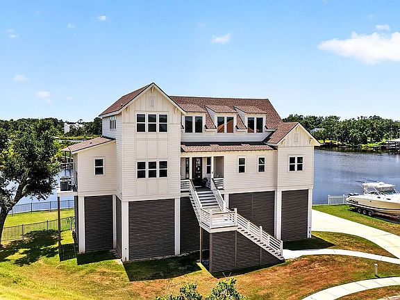 2nd image of 8 Rivers Bend Dr