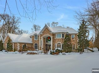 457 Devonshire Dr, Franklin Lakes, NJ 07417