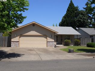 1560 T St, Springfield, OR 97477