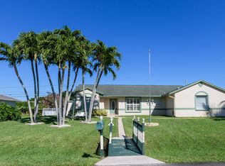 2 W Cypress Rd, Lake Worth, FL 33467