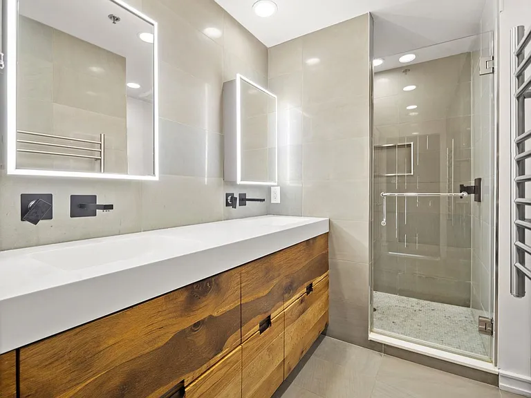 705 Clinton St #1 — Photo 10