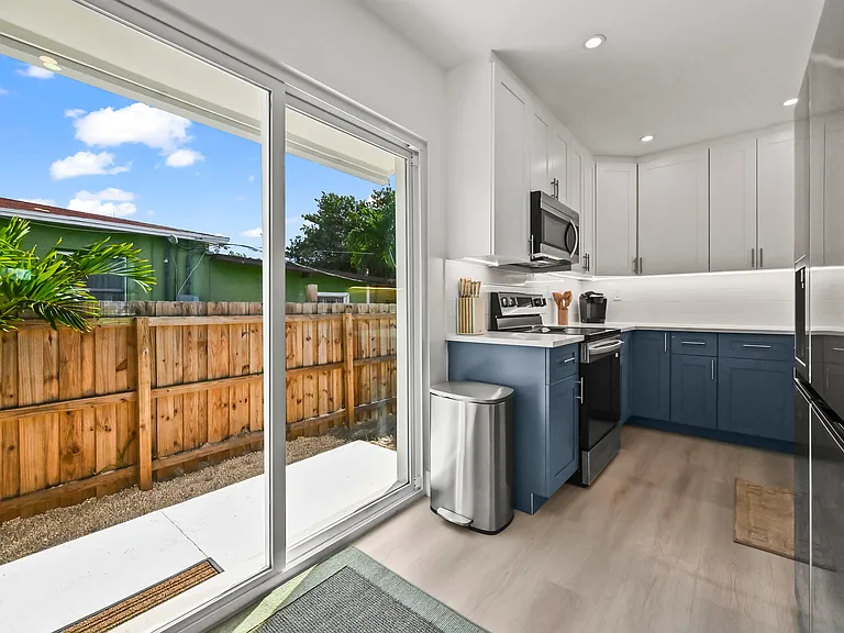 3400 Parker Ave — Photo 15
