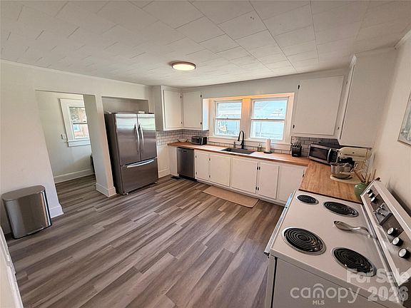 3rd image of 1223 Milton Ave