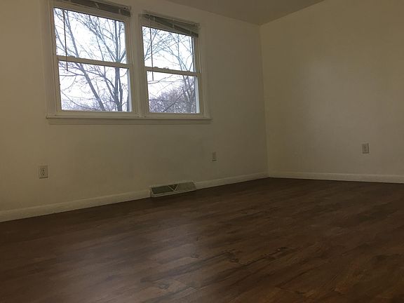 4th image of 141 Mather St APT 6